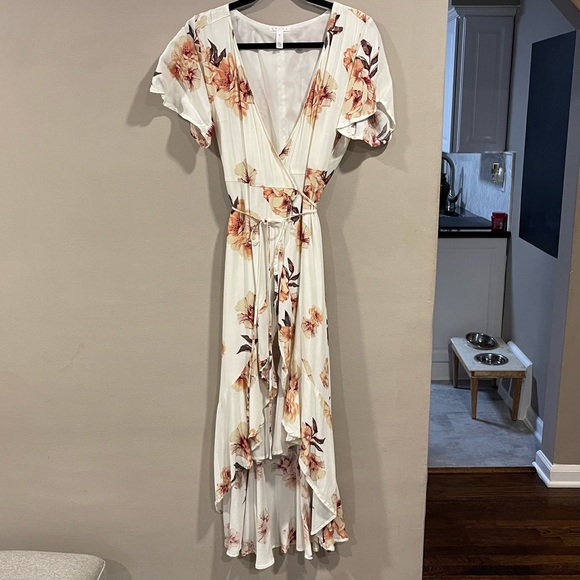 Leith cream floral flutter sleeve wrap maxi high low dress with ruffle - Picture 3 of 7